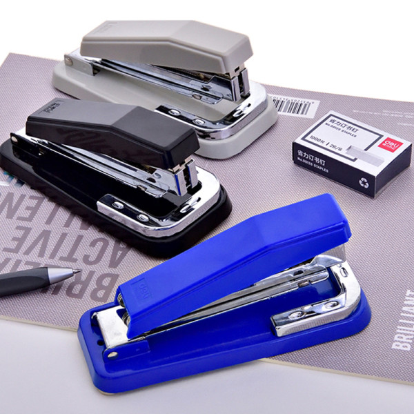 Dập ghim 24/6 (25 tờ)  xoay 3 chiều (0414) (Deli)